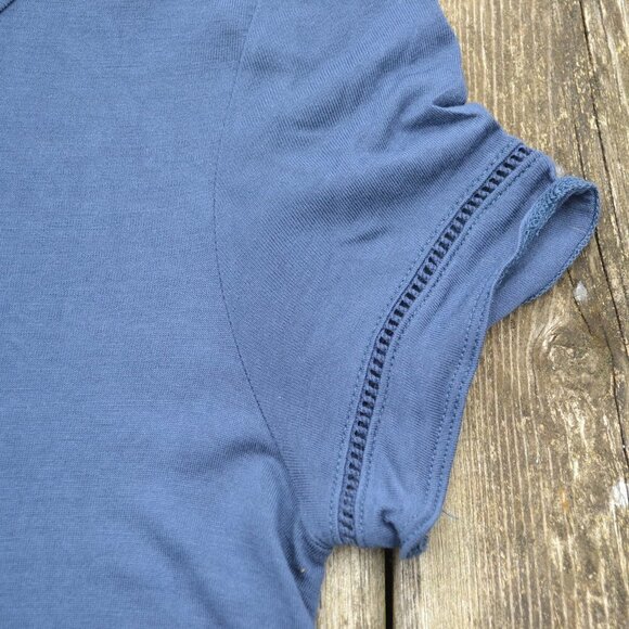 WILFRED | Aritzia Reve T-Shirt Cutouts | Sz. XXS - Picture 3 of 4